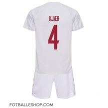 Danmark Simon Kjaer #4 Replika Bortedrakt Barn VM 2022 Kortermet (+ bukser)