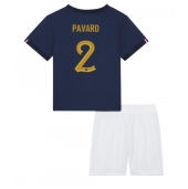 Frankrike Benjamin Pavard #2 Replika Hjemmedrakt Barn VM 2022 Kortermet (+ bukser)