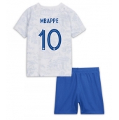 Frankrike Kylian Mbappe #10 Replika Bortedrakt Barn VM 2022 Kortermet (+ bukser)