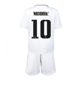 Real Madrid Luka Modric #10 Replika Hjemmedrakt Barn 2022-23 Kortermet (+ bukser)