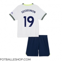 Tottenham Hotspur Ryan Sessegnon #19 Replika Hjemmedrakt Barn 2022-23 Kortermet (+ bukser)