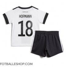 Tyskland Jonas Hofmann #18 Replika Hjemmedrakt Barn VM 2022 Kortermet (+ bukser)