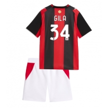 AC Milan Mario Gila #34 Replika Hjemmedrakt Barn 2026-27 Kortermet (+ bukser)