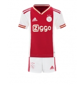 Ajax Replika Hjemmedrakt Barn 2022-23 Kortermet (+ bukser)