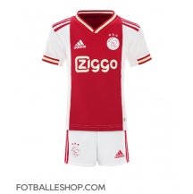 Ajax Replika Hjemmedrakt Barn 2022-23 Kortermet (+ bukser)