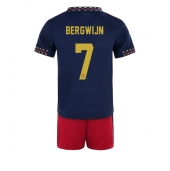 Ajax Steven Bergwijn #7 Replika Bortedrakt Barn 2022-23 Kortermet (+ bukser)
