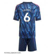 Arsenal Gabriel Magalhaes #6 Replika Bortedrakt Barn 2025-26 Kortermet (+ bukser)