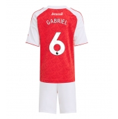 Arsenal Gabriel Magalhaes #6 Replika Hjemmedrakt Barn 2025-26 Kortermet (+ bukser)