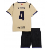 Barcelona Ronald Araujo #4 Replika Bortedrakt Barn 2025-26 Kortermet (+ bukser)
