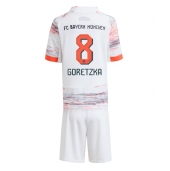 Bayern Munich Leon Goretzka #8 Replika Bortedrakt Barn 2025-26 Kortermet (+ bukser)