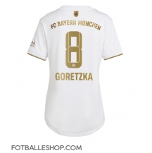 Bayern Munich Leon Goretzka #8 Replika Bortedrakt Dame 2022-23 Kortermet