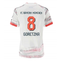 Bayern Munich Leon Goretzka #8 Replika Bortedrakt Dame 2025-26 Kortermet