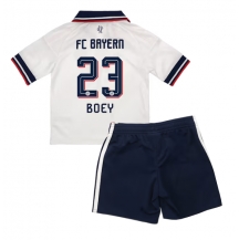 Bayern Munich Sacha Boey #23 Replika Bortedrakt Barn 2026-27 Kortermet (+ bukser)