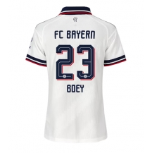 Bayern Munich Sacha Boey #23 Replika Bortedrakt Dame 2026-27 Kortermet