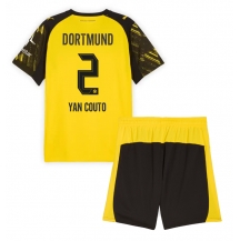 Borussia Dortmund Yan Couto #2 Replika Hjemmedrakt Barn 2025-26 Kortermet (+ bukser)