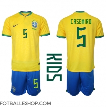 Brasil Casemiro #5 Replika Hjemmedrakt Barn VM 2022 Kortermet (+ bukser)