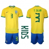 Brasil Thiago Silva #3 Replika Hjemmedrakt Barn VM 2022 Kortermet (+ bukser)
