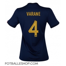 Frankrike Raphael Varane #4 Replika Hjemmedrakt Dame VM 2022 Kortermet