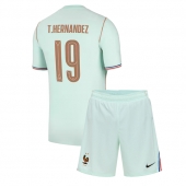 Frankrike Theo Hernandez #19 Replika Bortedrakt Barn VM 2026 Kortermet (+ bukser)