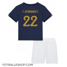 Frankrike Theo Hernandez #22 Replika Hjemmedrakt Barn VM 2022 Kortermet (+ bukser)
