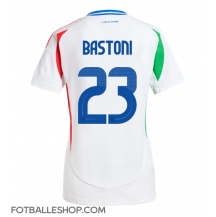 Italia Alessandro Bastoni #23 Replika Bortedrakt Dame EM 2024 Kortermet