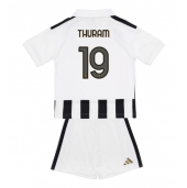 Juventus Khephren Thuram #19 Replika Hjemmedrakt Barn 2026-27 Kortermet (+ bukser)