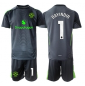 Manchester United Altay Bayindir #1 Keeper Replika Bortedrakt Barn 2025-26 Kortermet (+ bukser)