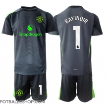 Manchester United Altay Bayindir #1 Keeper Replika Bortedrakt Barn 2025-26 Kortermet (+ bukser)