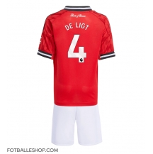 Manchester United Matthijs de Ligt #4 Replika Hjemmedrakt Barn 2025-26 Kortermet (+ bukser)