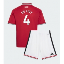 Manchester United Matthijs de Ligt #4 Replika Hjemmedrakt Barn 2026-27 Kortermet (+ bukser)