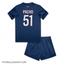 Paris Saint-Germain Willian Pacho #51 Replika Hjemmedrakt Barn 2024-25 Kortermet (+ bukser)