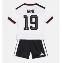 Tyskland Leroy Sane #19 Replika Hjemmedrakt Barn VM 2026 Kortermet (+ bukser)