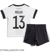 Tyskland Thomas Muller #13 Replika Hjemmedrakt Barn VM 2022 Kortermet (+ bukser)